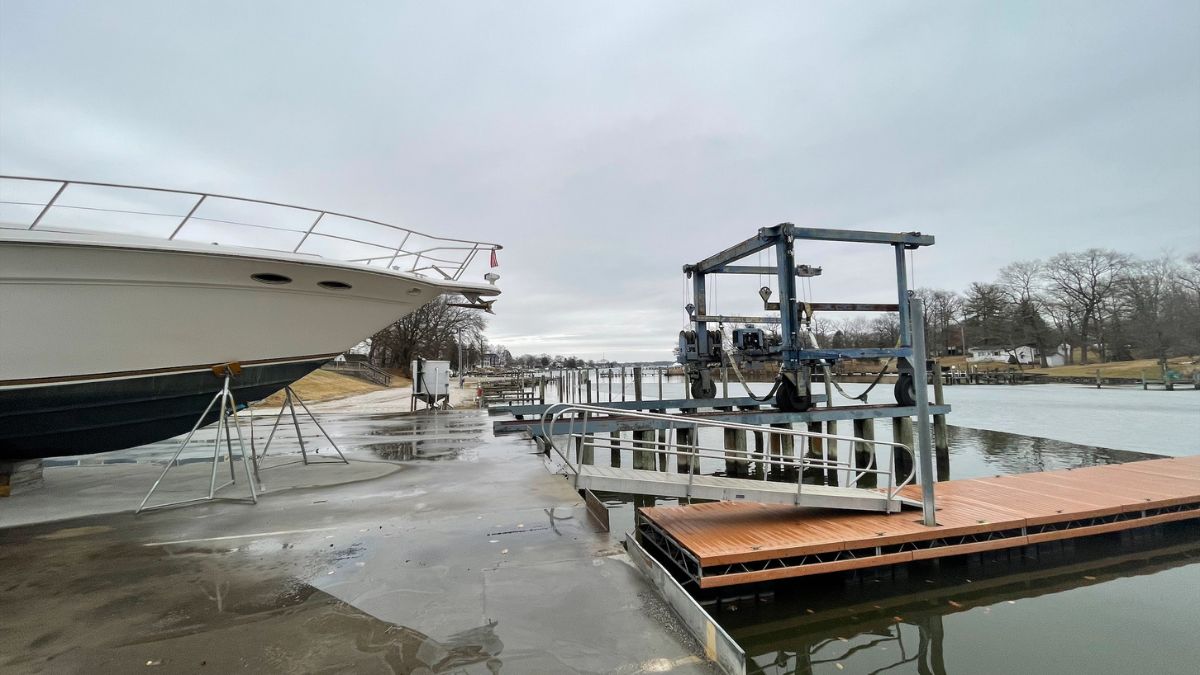 Haul-out and lift services